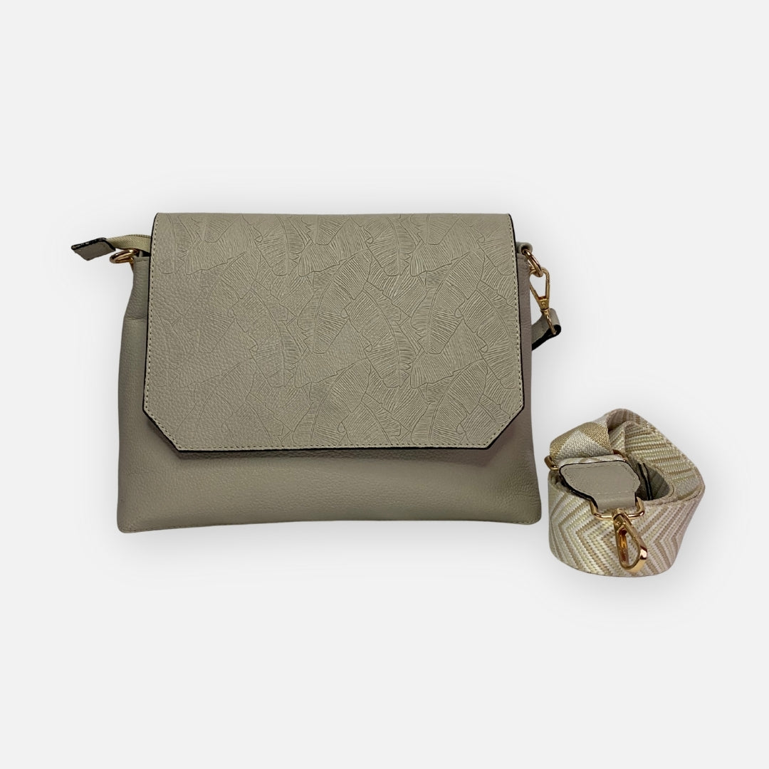 Bolso Crossbody Solapa Beige – Nahué Essentials