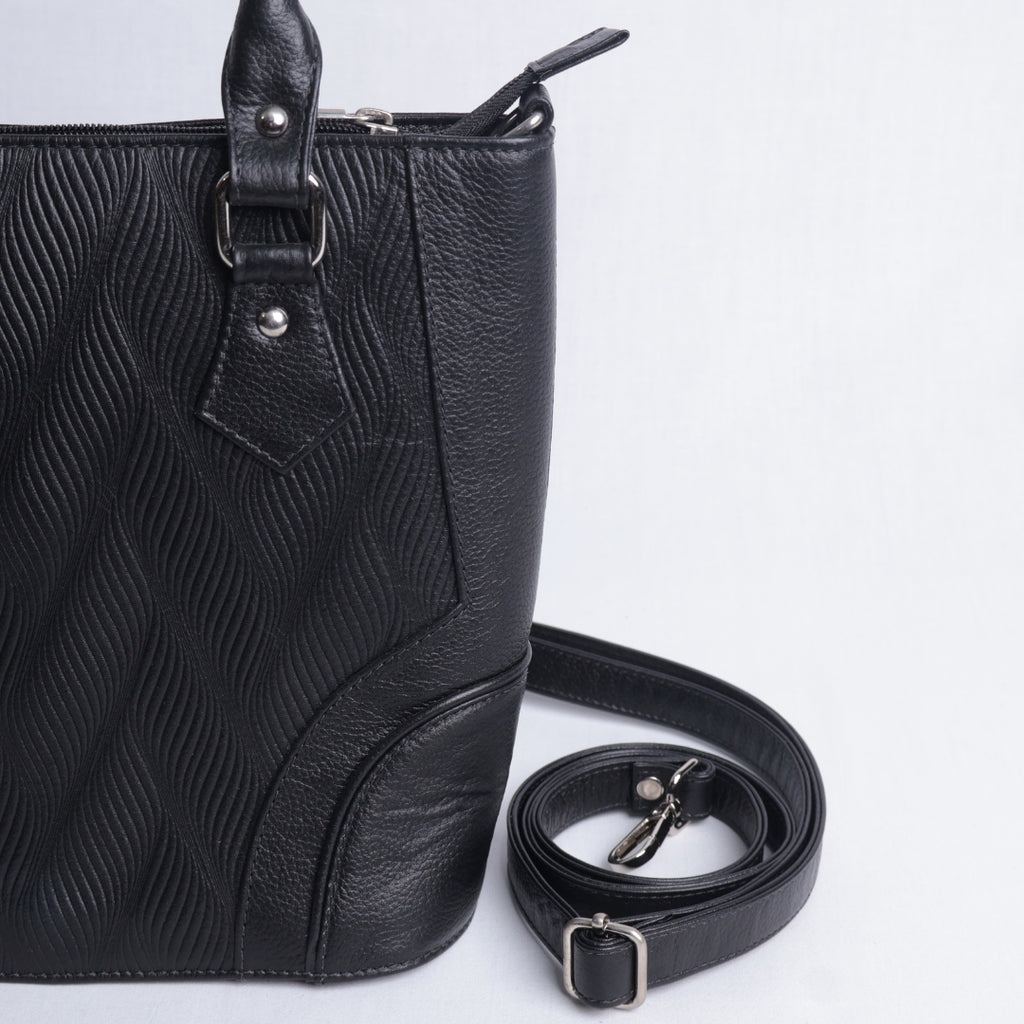 Bolso Negro DATI Texturizado – Nahué