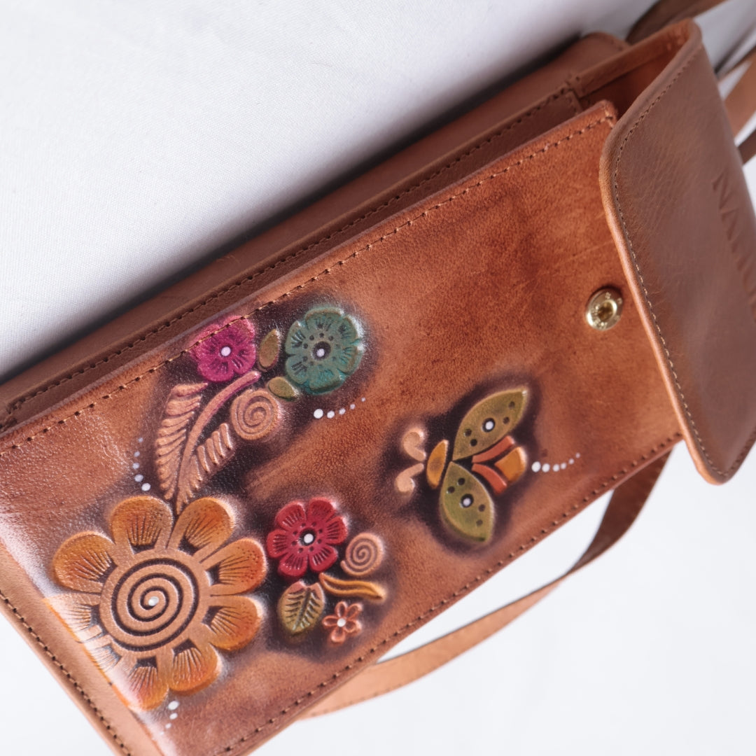 Cartera Porta Celular Artesanal con Diseño Floral – Nahué