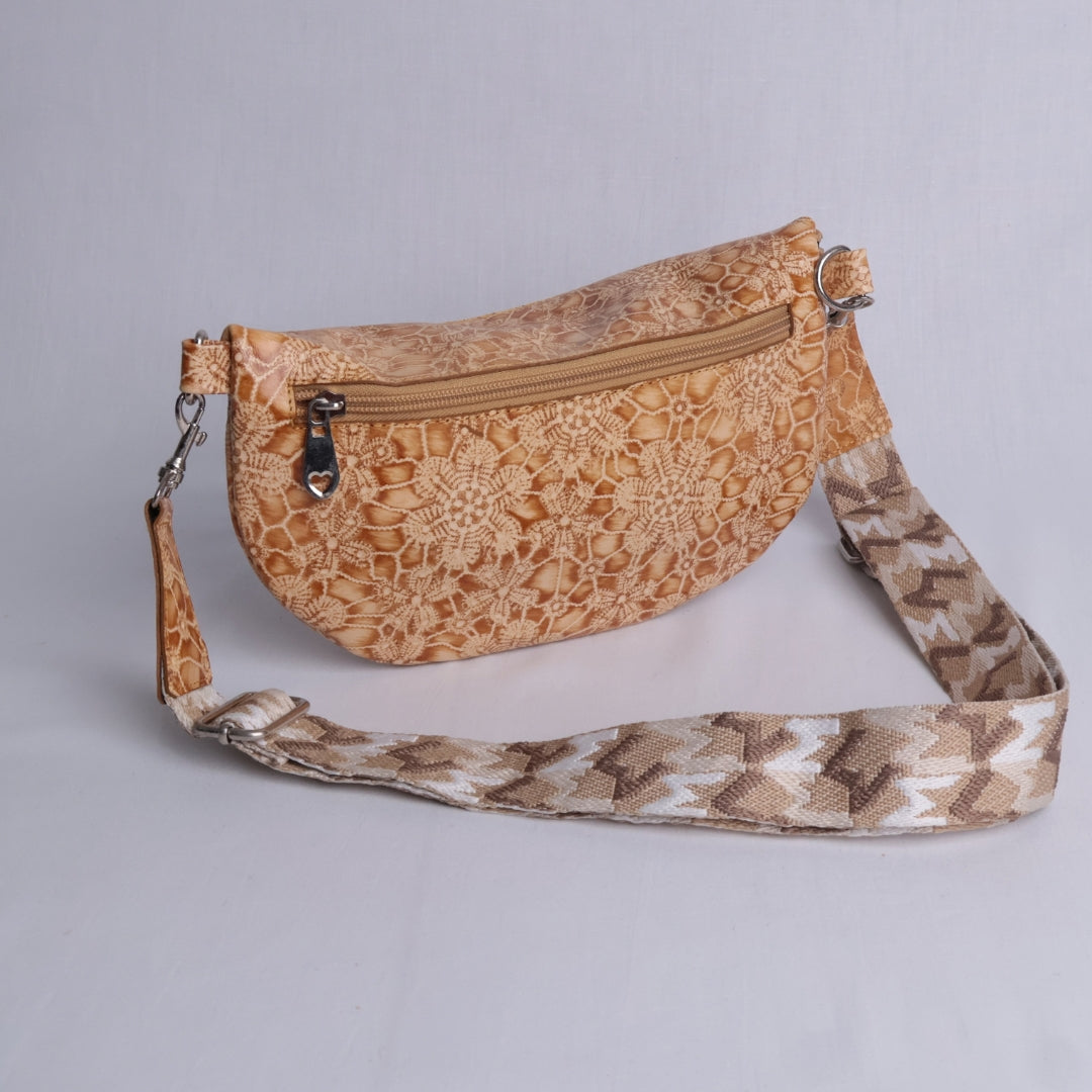 Cangurera Lace Bloom Dorado – Nahué