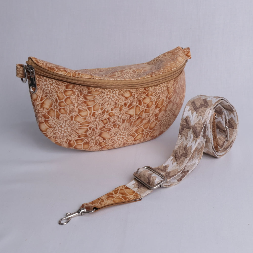 Cangurera Lace Bloom Dorado – Nahué
