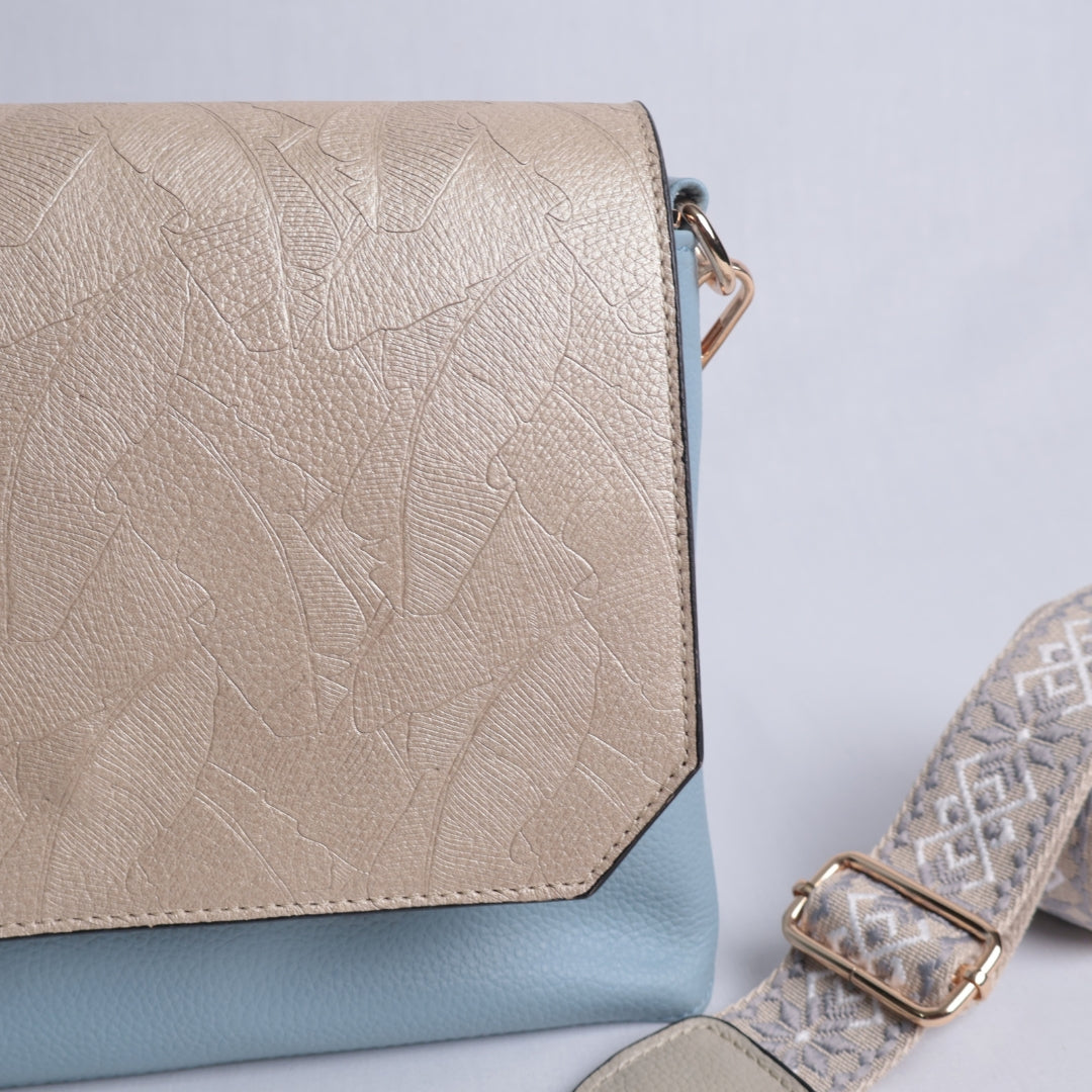 Bolso Crossbody Solapa Champagne – Nahué Essentials