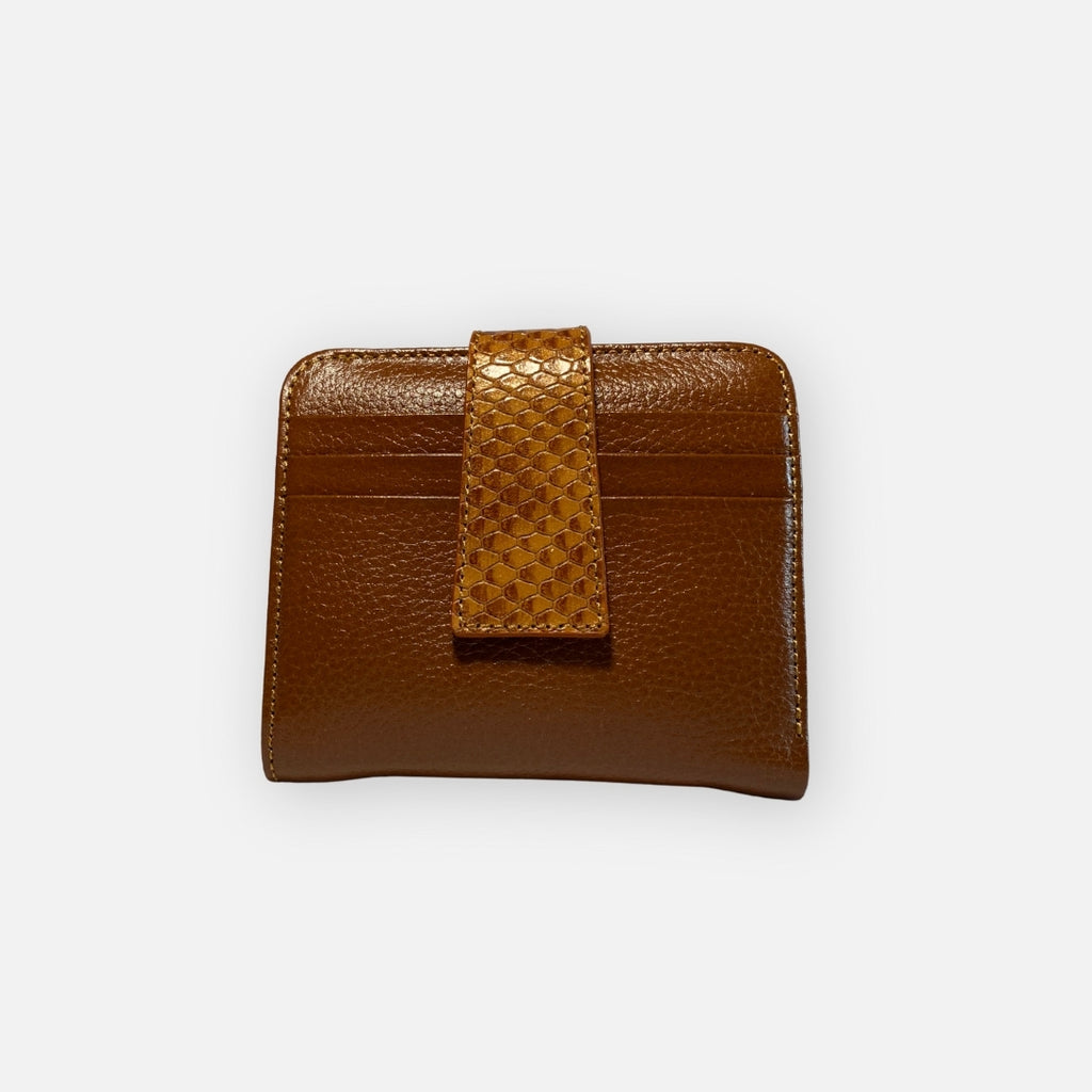 Billetera Cuero Café con Broche Texturizado – Nahué